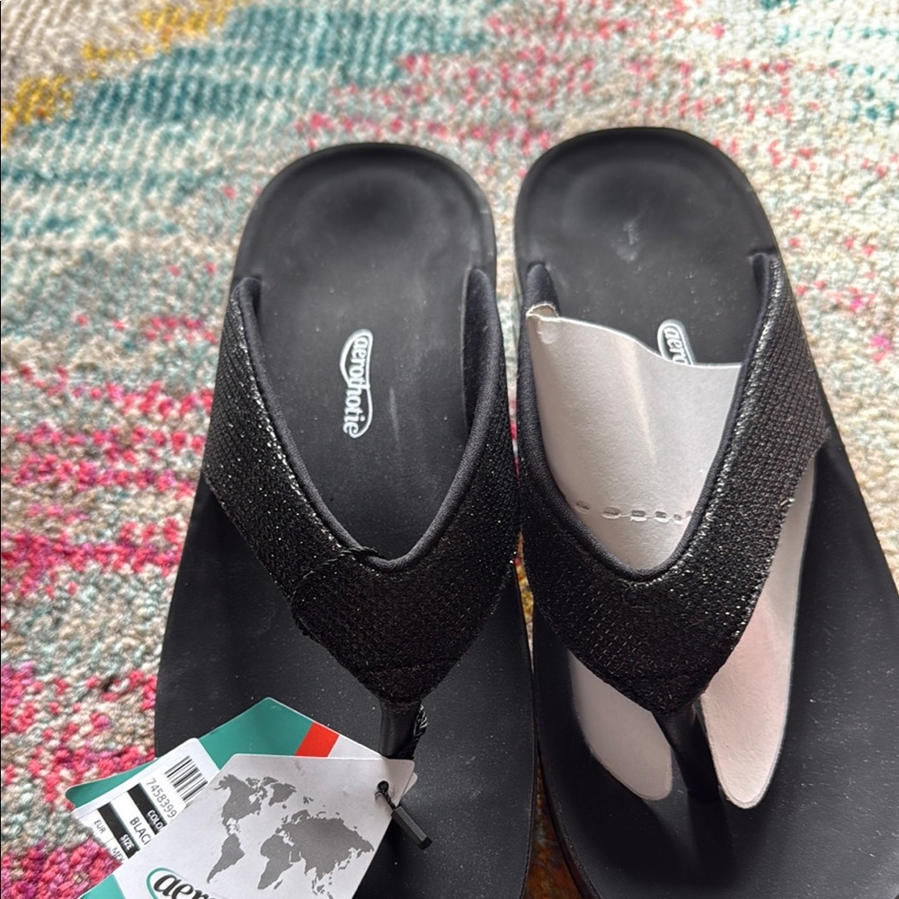 Easy Spirit Black Flip Flops - Picture 4 of 5